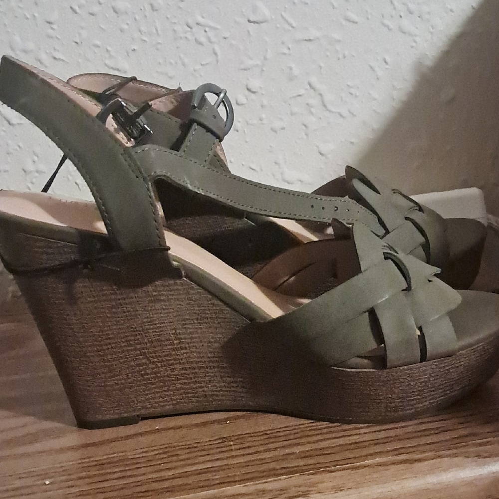 Indigo Olive Wedge Sandals